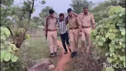 कुलपहाड़: सीगोन जंगल में पुलिस ने मुठभेड़ में 3 बदमाशों को किया गिरफ्तार, एक बदमाश के पैर में लगी गोली