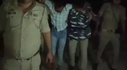 बांसडीह: वाहन चेकिंग के दौरान भाग रहे अभियुक्त के साथ मुड़ीकटवा पुल के समीप पुलिस की हुई मुठभेड़, अभियुक्त के पैर में लगी गोली