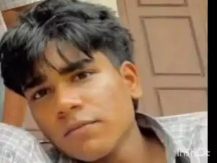 കാർത്തികപ്പള്ളി: കരീലക്കുളങ്ങരയിൽ 17 കാരനെ വീടിനുള്ളിൽ തുങ്ങി മരിച്ച നിലയിൽ കണ്ടെത്തി