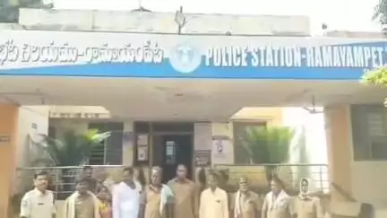 మెదక్: అప్పులు చేసి మరి కుటుంబాలను పోషించుకుంటున్నాము : పంచాయతీ కార్మికులు