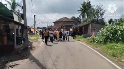 আরামবাগ: সানবাঁদি এলাকায় রহস্য মৃত্যু BJP নেতার বাড়িতে ফের এলেন বিজেপির রাজ্য নেতৃত্ব,দিলেন অর্থ সাহায্য ও পাশে থাকার আশ্বাস