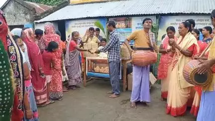 ময়ূরেশ্বর ২: হরিনামের মধ্য দিয়ে দিঘা জগন্নাথ দেবের প্রসাদ বিতরণ ছামনায়