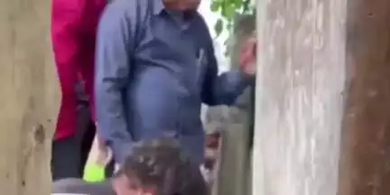 सीहोर नगर: मंडी पुलिस लाइन में दीवारों के बीच फंसी नंदी बैल, विश्व हिंदू परिषद बजरंग दल ने किया रेस्क्यू, वीडियो वायरल