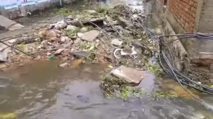 टीकमगढ़: टीकमगढ़: सेल सागर तालाब का पानी घरों में घुसा, अतिक्रमण हटाया गया, अवैध प्लाट विक्रेताओं को नपा का नोटिस