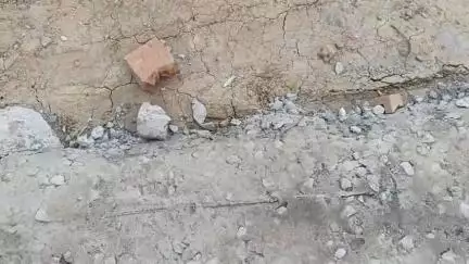 पानापुर पोखरा घाट निर्माण कार्य पानापुर जनता के द्वारा बाधित सही ढंग से करने का मांग।