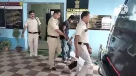 খানাকুল ১: নকুন্ডা সমবায় সমিতির ১ কোটি ৭১ লক্ষ টাকা তছরুপের অভিযোগে গ্রেপ্তার সমবায়ের প্রাক্তন ম্যানেজার,পেশ আদালতে