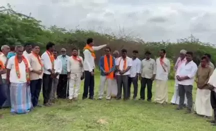అలంపూర్: ఇండ్ల స్థలాలు ఇచ్చి 24 సంవత్సరాలు అవుతున్న మౌలిక సదుపాయాలు అందించని ప్రభుత్వం;బీజేపీ