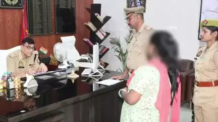 रामपुर: शुक्रवार को कलेक्ट्रेट स्थित कार्यालय पर पुलिस अधीक्षक विद्यासागर मिश्र ने जन शिकायतें सुनीं