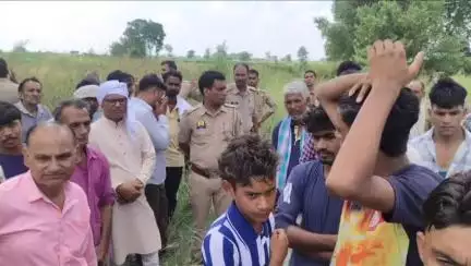 कोल: जमालपुर सिया में विद्युत विभाग के संविदा कर्मी की करंट लगने से मौत, शव को पोस्टमार्टम के लिए भेजा गया