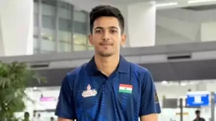 सैदपुर: गैबीपुर के गौतम स्पोर्ट्स के ऋषि राय विश्व पुलिस गेम्स में भारत का प्रतिनिधित्व करने अमेरिका रवाना, कोच से लिया आशीर्वाद