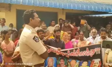ఆర్ అండ్ బి రహదారి విస్తరణ సమయంలో చంద్రాలలో ఇల్లు ఇళ్ల స్థలాలు కోల్పోయిన బాధితులకు నష్టపరిహారం చెల్లించాలి: CPM డిమాండ్