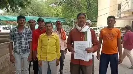 नरसिंहपुर: सिंहपुर बड़ा के आदिवासियों का आरोप, सहकारी समिति के चयन में हो रही धांधली, कलेक्टर से शिकायत