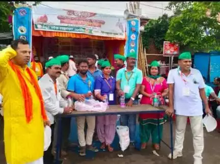 #सेवार्थ 
#उड़ीसा_पुरी भगवान जगन्नाथ रथ यात्रा के दौरान #भारतीय_किसान_संगठन के पद अधिकारी।
#for_service
#Orissa_Puri Officials of #Bharatiya_Kisan_Sangathan during Lord Jag