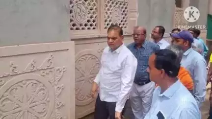 आगर: बैजनाथ: लोक निर्माण कार्य में अव्यवस्था पर एसडीएम ने नाराज़गी जताई, इंजीनियर को लगाई फटकार