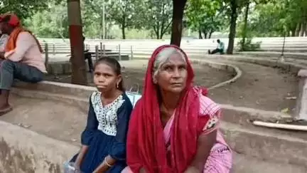 नरसिंहपुर: सांईखेड़ा में बुजुर्ग महिला का आरोप, जेठ और उसके लड़के ने ज़मीन छीनी, इंसाफ के लिए भटकने को मजबूर