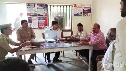 जलालाबाद: जलालाबाद थाना परिसर में मोहर्रम को लेकर पीस कमेटी की मीटिंग का आयोजन, उप जिला अधिकारी प्रभात राय ने की अध्यक्षता