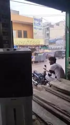 हिंडौन सिटी हिंडौन सिटी में लगातार बारिश होने होने की संभावना और बरसते हुए बादलों के कर्क राशि के साथ बारिश पड़ रहीहै झम
