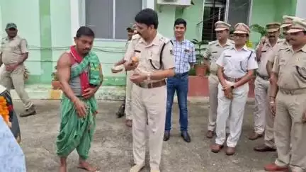 ସୋନପୁର: ଜିଲ୍ଲାର ବିଭିନ୍ନ ଥାନାକୁ ଆଜି ସରକାରଙ୍କ ପକ୍ଷରୁ ୮ଟି ନୂଆଁ ଚାରି ଚକିଆ ଭାଇକିଲ ପ୍ରଦାନ ଯାଇଛି ନିଜ କାର୍ଯ୍ୟାଳୟରେ ଏହାର ଶୁଭାରମ୍ଭ କଲେଏସପି