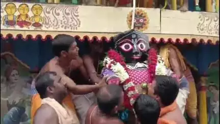 মহিষাদল: পুরি ও মহেসের পর মহিষাদলের প্রাচীন রথ২৪৯ বছরে পড়ল,রথ কে কেন্দ্র করে বুসেছে মেলা বিভিন্ন প্রান্ত থেকে মানুষের ভিড়