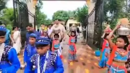 નવસારી: શાળા પ્રવેશોત્સવ-કન્યા કેળવણી મહોત્સવ 2025 અષ્ટગામ ખાતે યોજાયો, ત્રણ શાળાના 102 બાળકોને કરવાયો શાળા પ્રવેશ