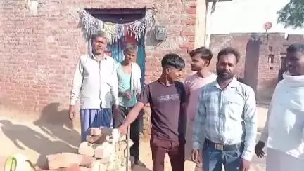 बदायूं: बदायूं के बेहटा यमन गांव में पानी की टंकी में पानी न आने से ग्रामीण पानी को तरसे #jansamasya