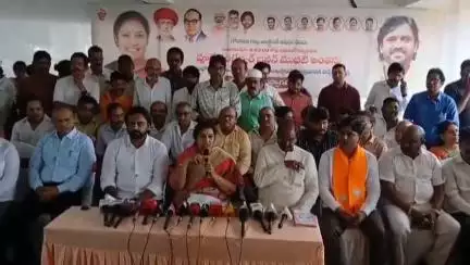 రాజమండ్రి సిటీ: పుష్కరాలు నాటికి అఖండ గోదావరి ప్రాజెక్టు పూర్తి చేస్తాం :  రాజమండ్రి ఎంపీ పురందరేశ్వరి