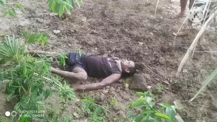 पथरगामा: पथरगामा मटिहानी ग्राम के एक अधेड़ ने पारिवारिक विवाद में श्मशान घाट पर फांसी लगाकर की आत्महत्या