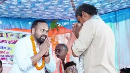 बेमेतरा: डंगनिया ख गांव में शीतला जुड़वास कार्यक्रम में बेमेतरा के विधायक दीपेश साहू हुए शामिल, ग्रामीणों से की मुलाकात