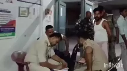 ब्रह्मपुर: दयाल टोला के पास ट्रक ने दो युवकों को मारी टक्कर, दोनों घायल अस्पताल से पटना रेफर