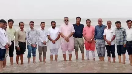 માંડવી: શહેર ખાતે અષાઢી બીજ કચ્છી નવા વર્ષ પ્રસંગે દરિયાલાલ દેવની પૂજા કરાઈ ધારાસભ્ય સહિત અગ્રણીઓ ઉપસ્થિત રહ્યા