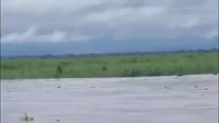 বোকাখাত: কাজিৰঙা ৰাষ্ট্ৰীয় উদ্যানত বছৰৰ দ্বিতীয়টো বান, বানত প্লাৱিত  আৰিমোৰা এলেকা, কঁহৰাত বান বৃদ্ধিৰ আশংকা কৰ্তৃপক্ষৰ