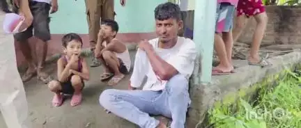 ৰঙিয়া ভাগ: ৰঙিয়াৰ হাঁহাৰাত ড্ৰাগছ আসক্ত যুৱকক উত্তম মাধ্যম সোধাই ৰাইজে গতালে আৰক্ষীক