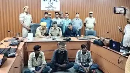 सपोटरा: कुड़गांव पुलिस ने गांव डियानकापुरा से 3 स्मैक तस्करों को किया गिरफ्तार, ₹1 करोड़ 10 लाख की 293.9 ग्राम स्मैक की ज़ब्ती