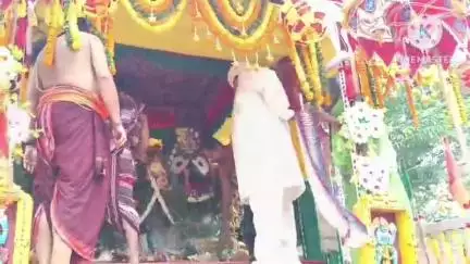 ଫୁଲବାଣୀ ସହର: ଫୁଲବାଣୀ ଠାରେ ରଥଯାତ୍ରା ଅବସରେ ରାଜା ଭାବରେ କନ୍ଧମାଳ ଜିଲ୍ଲାପାଳ IAS ଅମ୍ରୀତ ରୁତୁରାଜ