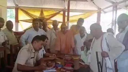 राजपुर: राजपुर व धनसोई थाना परिसर में सातवें दिन भी जारी रहा लाइसेंसी हथियारों का सत्यापन
