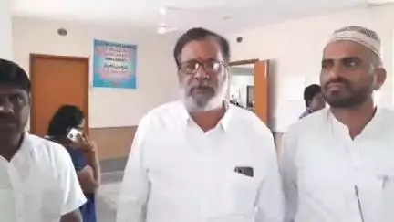 నిర్మల్: కస్తూర్బా గాంధీ విద్యాలయాల్లో పరిమితికి మించి బాలికలను చేర్చుకోవడంపై అభ్యంతరం వ్యక్తం చేసిన టీయూటీఎఫ్ నాయకులు