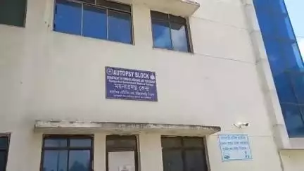 রামপুরহাট ১: প্রেমে প্রত্যাখ্যান করার কারণে বাড়িতে ঢুকে এক কিশোরীকে  খুন করার পর  গলায় ফাঁস লাগিয়ে আত্মঘাতী অভিযুক্ত যুবক