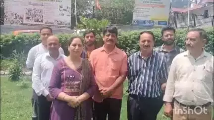 चम्बा: होमस्टे मालिकों ने सरकार द्वारा जारी नई गाइडलाइन का कड़े शब्दों में किया विरोध