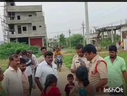 ఖాజీపేట: నగరంలో చైన్ స్నాచింగ్. 
మళ్ళీ మొదలైన చైన్ స్నాచింగ్ దొంగతనాలు.
నగరంలోని ప్రకాష్ రెడ్డి పేట, ఇందిరమ్మ కాలనీలో, ఘటన
