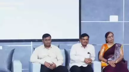 अमरावती: विद्यापीठातर्फे विविध क्रीडा स्पर्धेत प्राविण्यप्राप्त चमूतील खेळाडू,व्यवस्थापक व प्रशिक्षक यांचा सत्कार