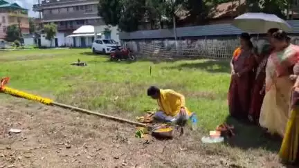 দিনহাটা ২: বলরামপুর রোড স্বাধীন ক্লাব দুর্গাপূজা কমিটির খুঁটি পূজার শুভ উদ্বোধন করলেন মন্ত্রী
