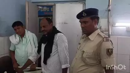 लखीसराय: किऊल थाना पुलिस ने अज्ञात घायल व्यक्ति को सदर अस्पताल में भर्ती कराया, हालत गंभीर