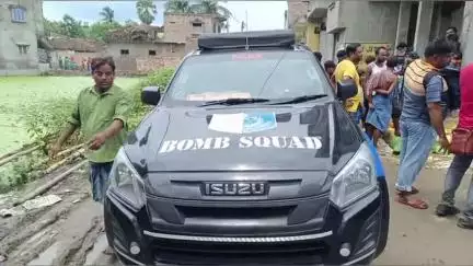কালীগঞ্জ: কালীগঞ্জের মোলান্দি গ্রামে বোমাবাজিতে নিহত তামান্নার মৃত্যুর পাঁচ দিন পর অভিযুক্তদের বাড়ি থেকে উদ্ধার হল বোমা