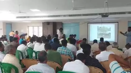 திருப்பத்தூர்: ரேஷன் அரிசி கடத்தலில் பிடிபட்ட 25 வாகனங்கள், ஆட்சியர் அலுவலகத்தில் ஏலம் விடப்பட்டது