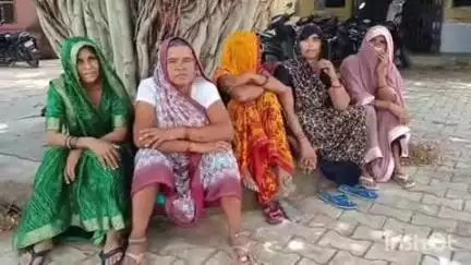 जसराना: गांव नगला तुलसी में नहर में डूबने से विवाहिता की मौत, मायका पक्ष ने हत्या का आरोप लगाया