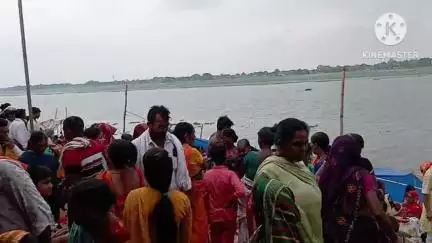 बक्सर रामरेखा घाट पर आद्रा नक्षत्र में गंगा मां में आस्था का डुबकी श्रद्धालु भक्त लगाए15 दिन यह मेला स्नान का चलेगा बक्सर