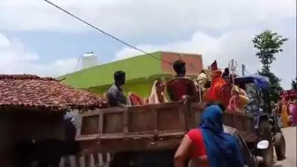 झाझा: कावर गांव में वार्षिक काली पूजा से पूर्व 24 घंटे का महाष्टयाम व अखण्ड हरिकीर्तन प्रारंभ, निकली कलश शोभायात्रा