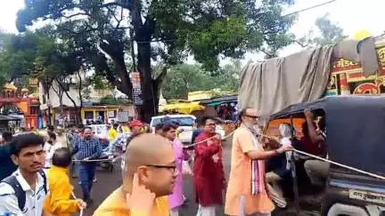 मंडला: श्री सिद्ध घाट से निकली भगवान जगन्नाथ की रथ यात्रा, नगर भ्रमण में श्रद्धालुओं ने किया स्वागत