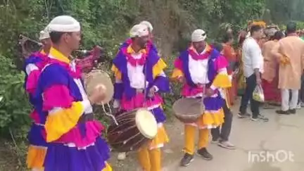 अल्मोड़ा: कालिका मंदिर फलसीमा में भव्य कलश यात्रा और धार्मिक अनुष्ठान के साथ श्रीमद् देवी भागवत कथा शुरू, 9 दिन तक होगा कथा वाचन