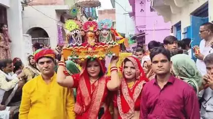 बेगुं: बेगू नगर के केसरिया चौक में भगवान जगन्नाथ के मंदिर से जांगिड़ लोहार समाज द्वारा भव्य रथयात्रा निकाली गई